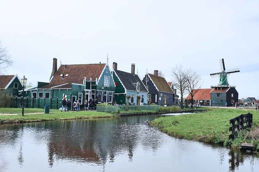 Ngôi làng cối xay gió Zaanse Schans - North Holland