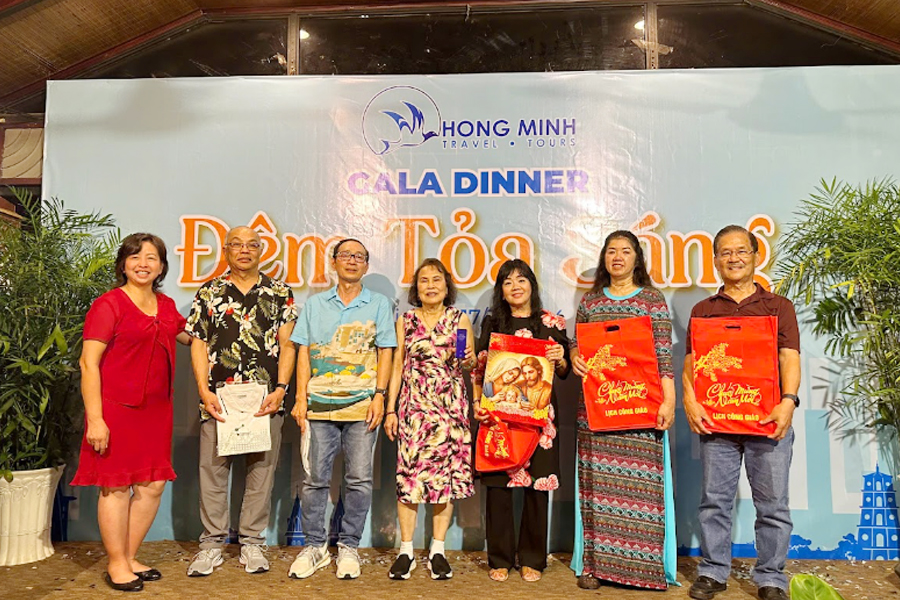 dem-gala-dinner-hongminhtraveltour